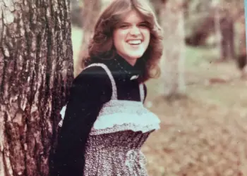 The Gum Sting: How Two Detectives and a Cover Story Closed Two Murders