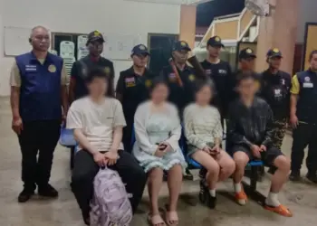 Tak Trafficking Escape: 4 Chinese Nationals Jump From Moving Pickup 2026
