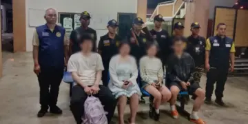Tak Trafficking Escape: 4 Chinese Nationals Jump From Moving Pickup 2026