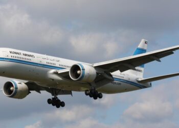 Kuwait Shuts Airspace as Gulf Flights Unravel