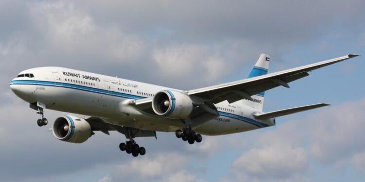 Kuwait Shuts Airspace as Gulf Flights Unravel