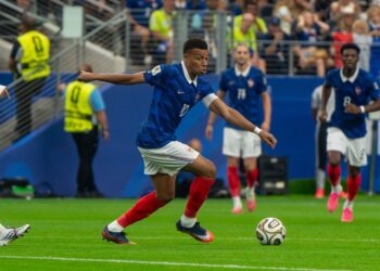 Kylian Mbappé dribbling for France during the 2026 FIFA World Cup; file photo, not from El Clásico.